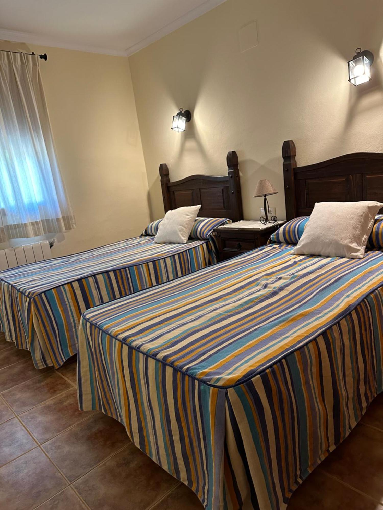 Casas Rurales Cerro Lobo 耶斯特 外观 照片